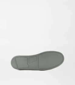 Vantage Pebble Grain Leather Sneaker